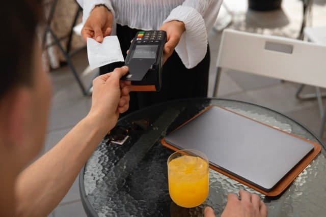 Wie integriert sich die beste Zahlungs-Gateway für Hotels in bestehende Hotelverwaltungssoftware?